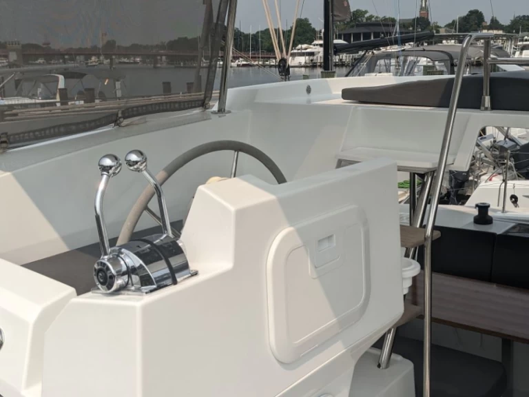 Alquiler de embarcaciones Fountaine Pajot Astrea 42 enMarsh Harbour en Samboat