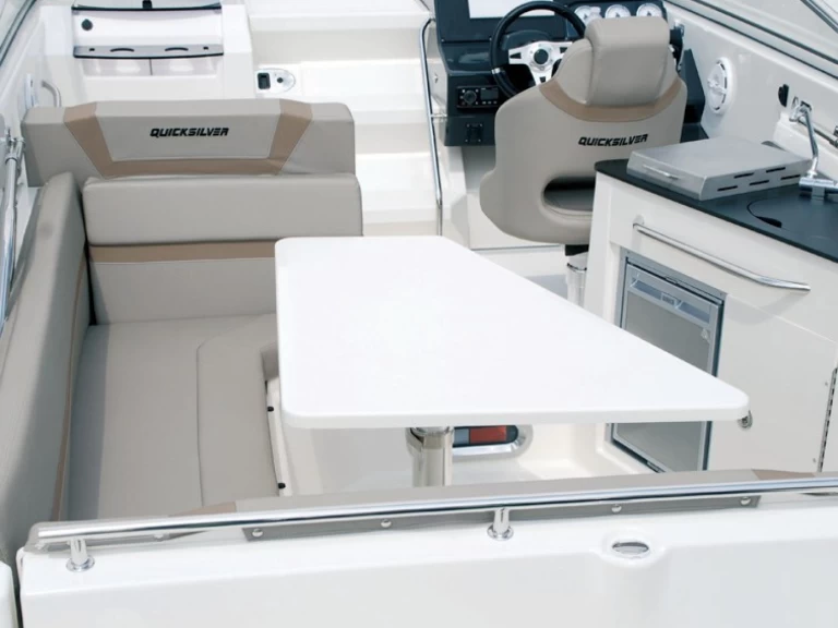 Lancha para alquilar Tribunj al mejor precio