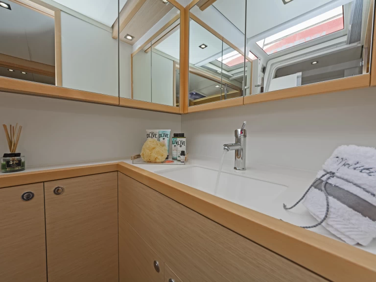 Alquiler Catamarán Lagoon con o sin  título de navegación