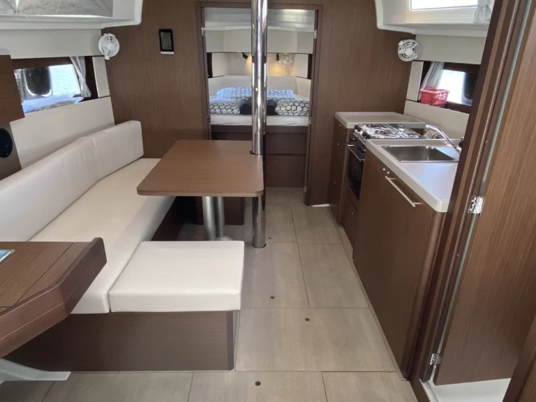 Alquiler de Velero, con o sin patrón Bénéteau Pula