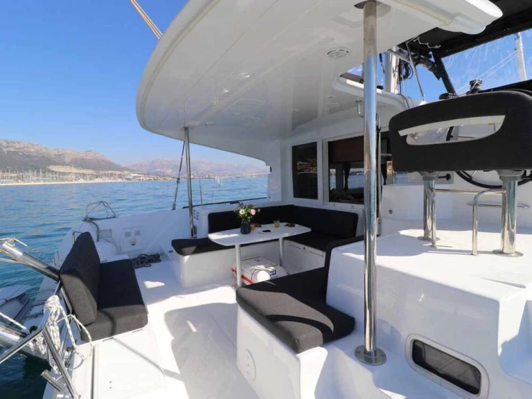 Alquiler de embarcaciones Lagoon Lagoon 40 enPula en Samboat