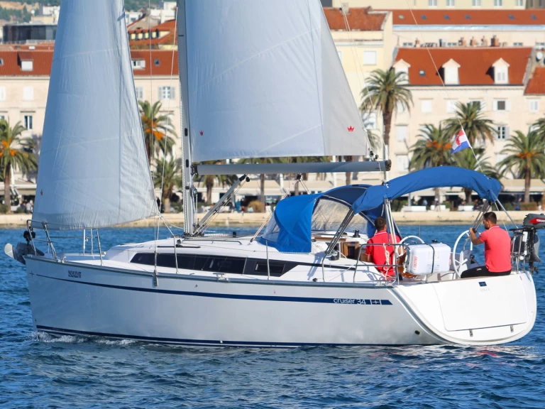 Bavaria Cruiser 34 de alquiler a Split