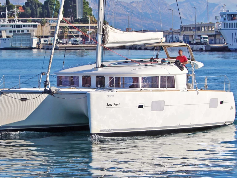 Alquiler de barcos Split barato de Lagoon 400