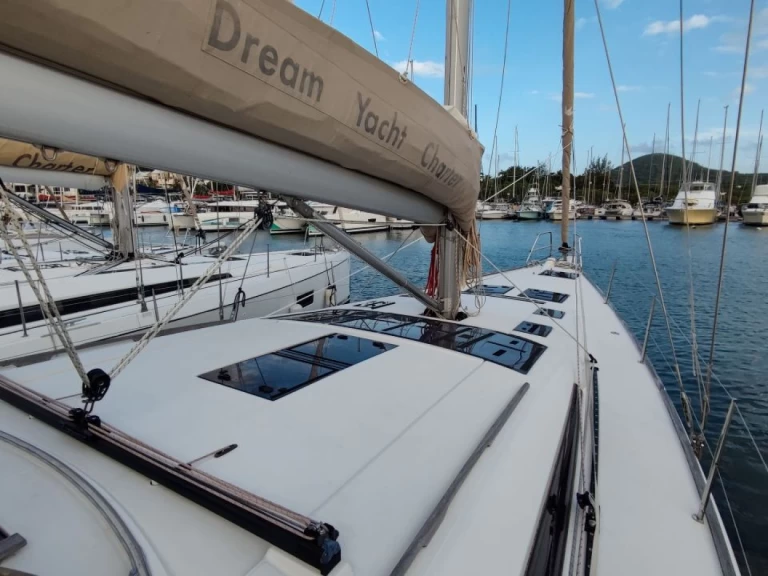 Dufour Dufour 520 Grand Large de alquiler a Le Marin