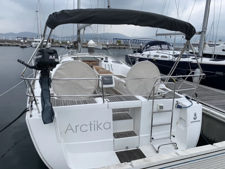 Alquiler de Bénéteau Oceanis 40 en Vigo