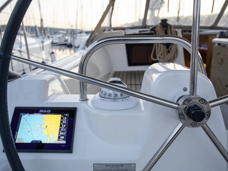 Alquiler de barcos Pula barato de Dufour 412 Grand Large