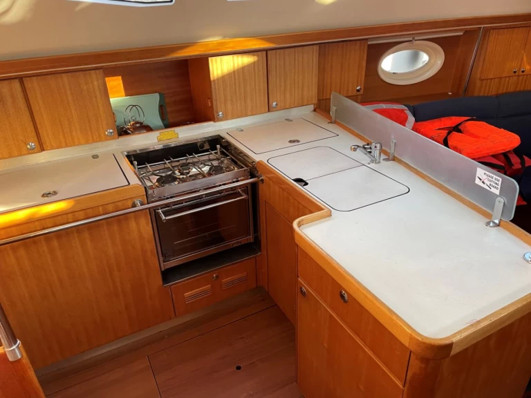 Alquiler Pula - Elan Impression 434 en SamBoat