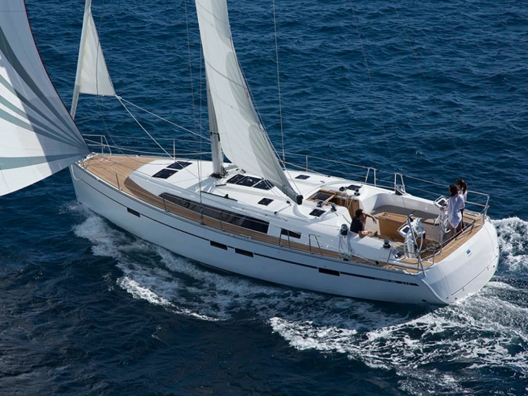 Bavaria Cruiser 46 de alquiler a Álimos