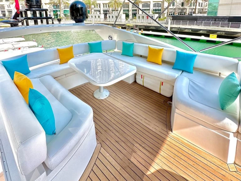 Alquiler de embarcaciones Sunseeker 70  enDubai Marina en Samboat
