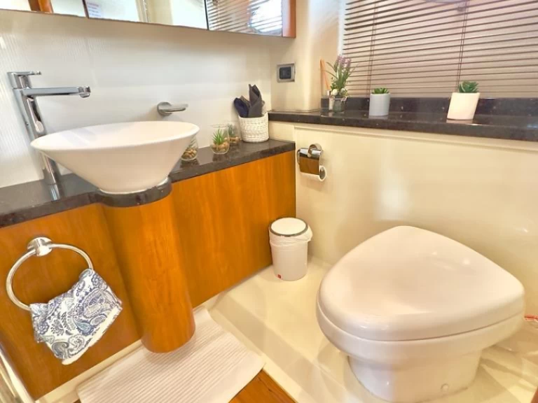 Alquiler de Yate de lujo, con o sin patrón Sunseeker Dubai Marina