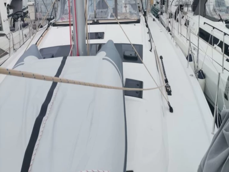 Alquiler de Velero, con o sin patrón Dufour Šibenik