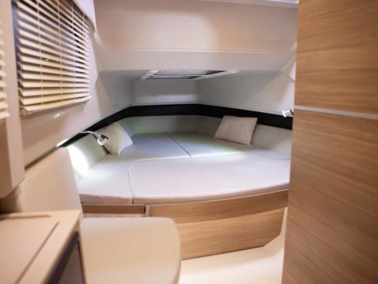 Alquiler de embarcaciones Saxdor Saxdor 320 GTO enHydra en Samboat