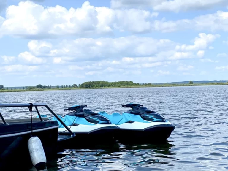 Alquiler de Moto de agua, con o sin patrón Sea-Doo Górkło