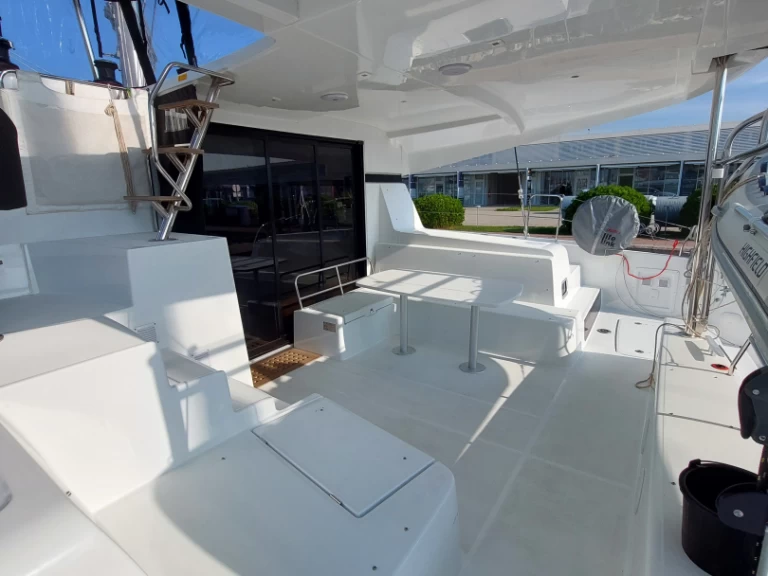 Alquiler de barcos Sukošan barato de Lagoon 42