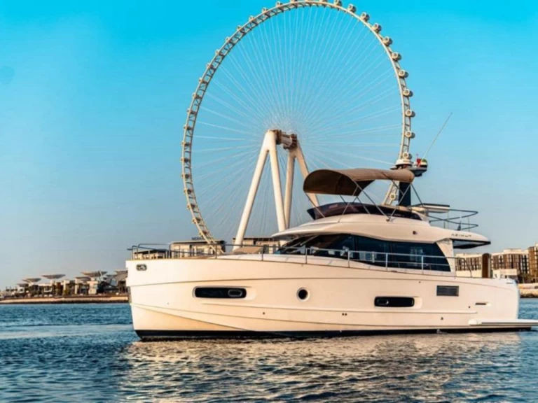 Alquiler de embarcaciones Azimut Azimut 46 Fly enDubai Marina en Samboat