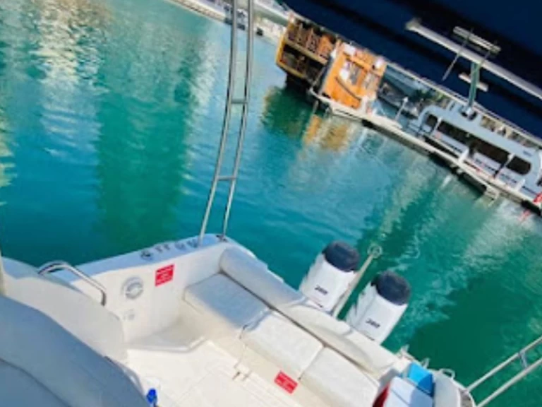 Alquiler Lancha en Dubai Marina - Gulf Craft - Majesty Yachts Majesty 33ft