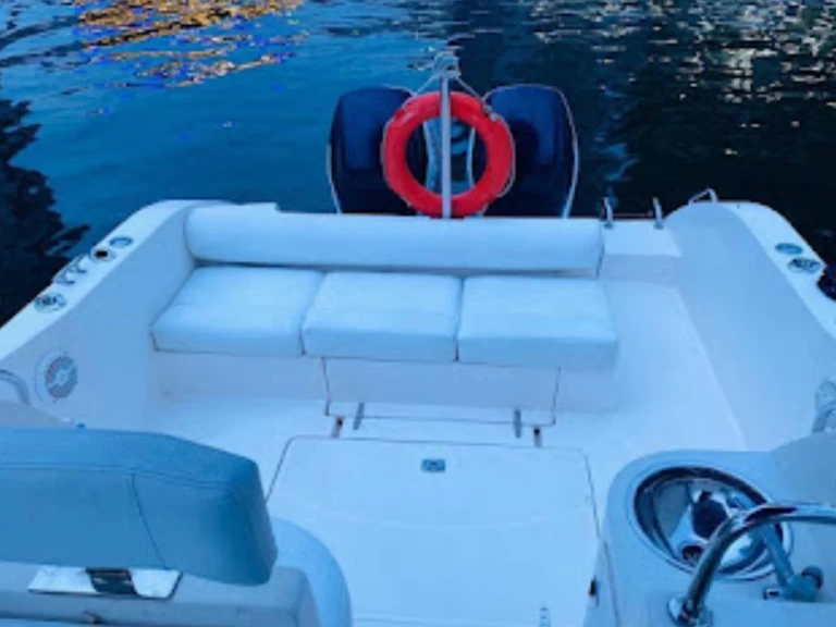 Alquiler de Lancha, con o sin patrón Gulf Craft - Majesty Yachts Dubai Marina