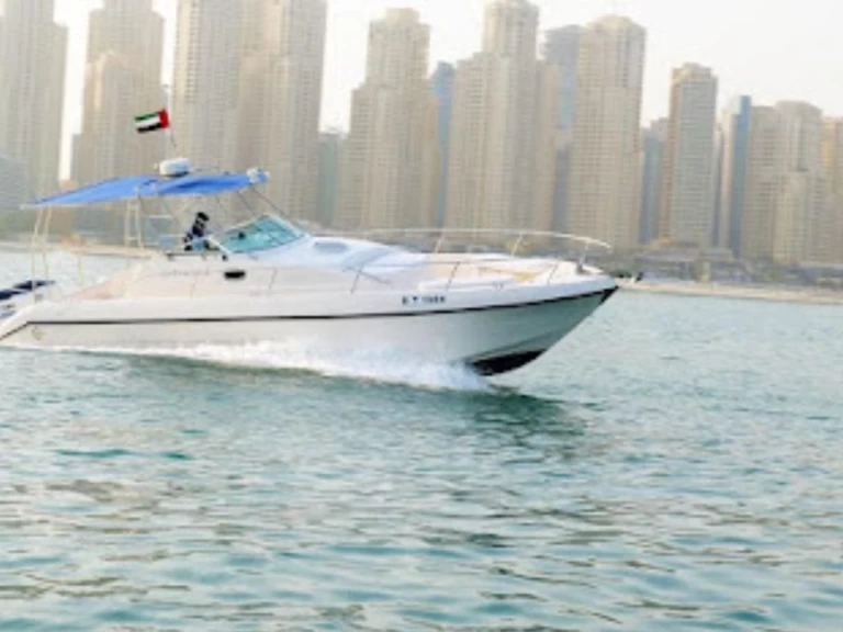 Alquiler de embarcaciones Gulf Craft - Majesty Yachts Majesty 33ft enDubai Marina en Samboat