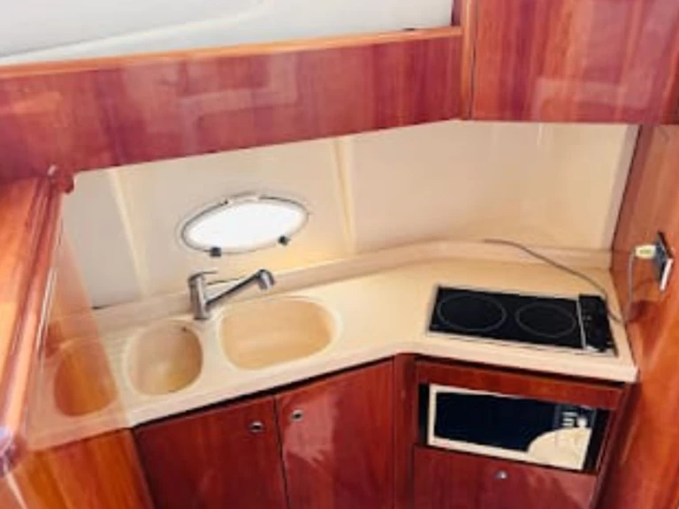 Alquiler Lancha Azimut con o sin  título de navegación