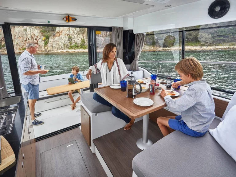 Alquiler Lancha Jeanneau con o sin  título de navegación