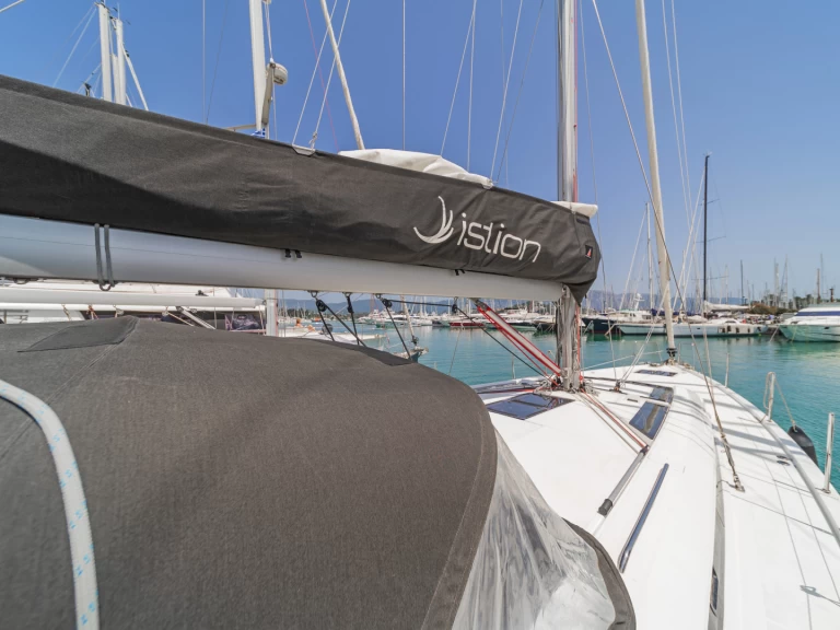 Alquiler de barcos Gouviá barato de Oceanis 51.1