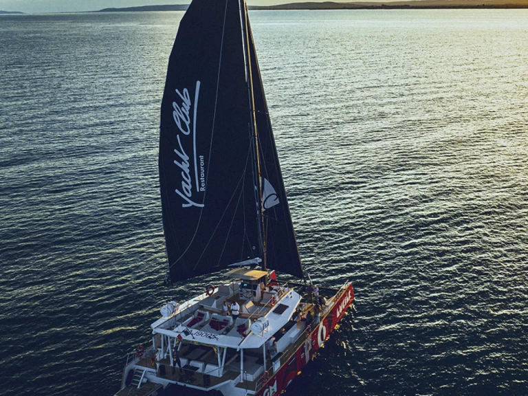 Alquiler Catamarán Day 1  con o sin  título de navegación