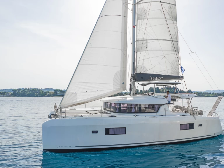 Alquiler Catamarán Lagoon con o sin  título de navegación