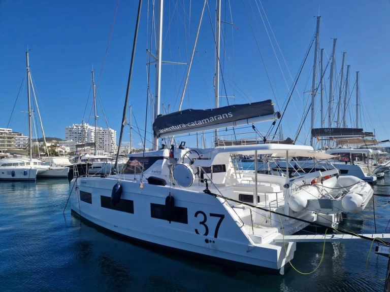 Catamarán para alquilar Sant Antoni de Portmany al mejor precio