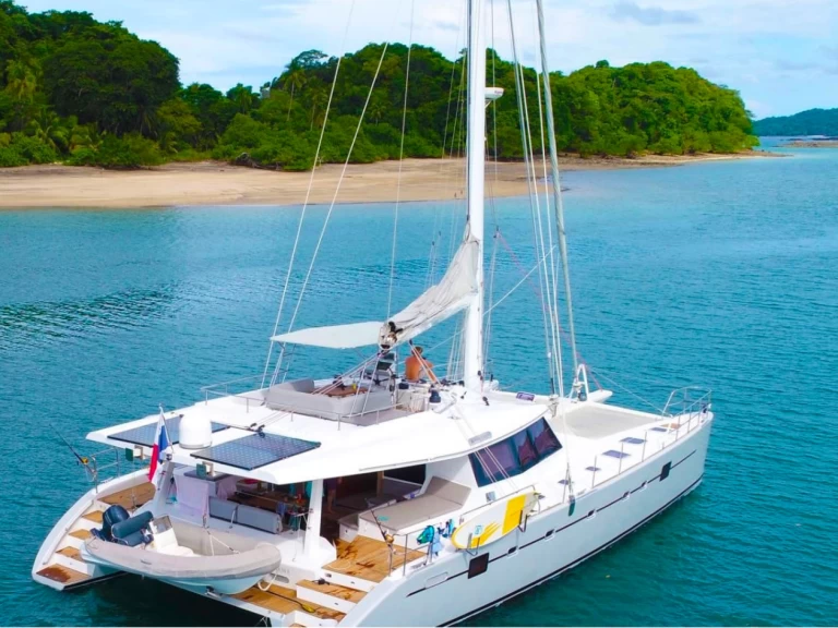 Alquiler Catamarán Sunreef con o sin  título de navegación