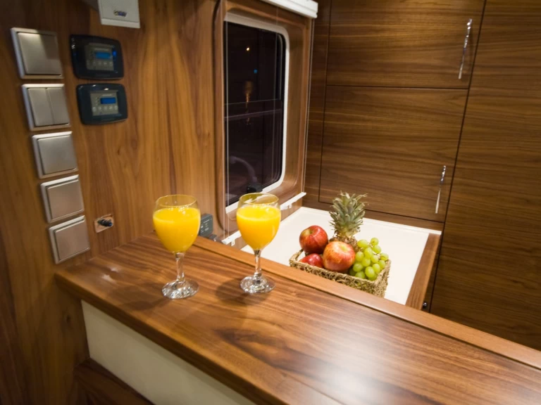 Alquiler de barcos Isla Aguja barato de Sunreef 62