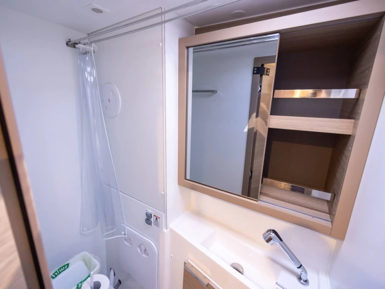 Alquiler Catamarán Lagoon con o sin  título de navegación