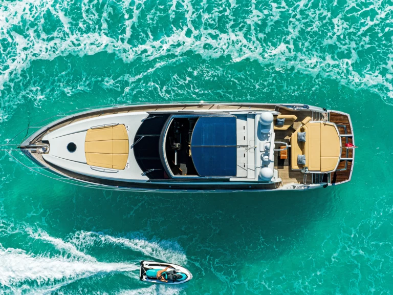 Alquiler de Sunseeker Predator 64 en Nassau