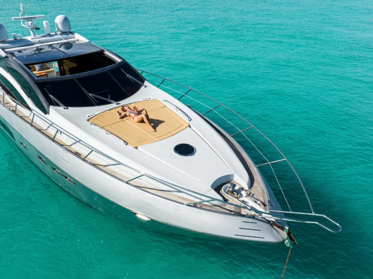 Alquiler de embarcaciones Sunseeker Predator 64 enNassau en Samboat