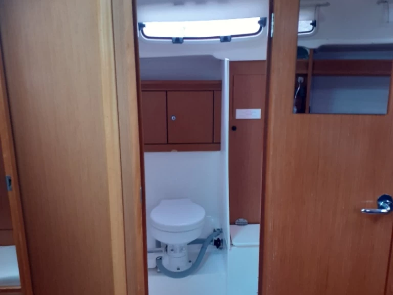 Bavaria Bavaria 43 Cruiser de alquiler a Lefkáda