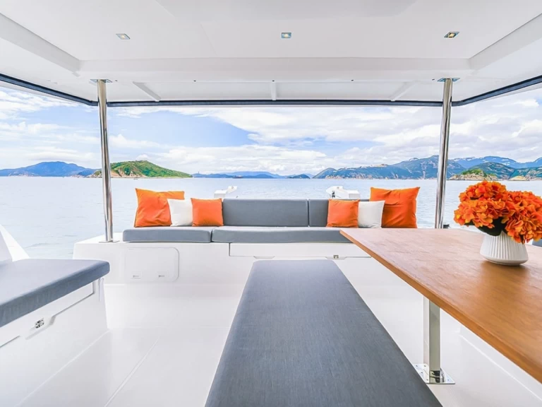 Alquiler Catamarán Fountaine Pajot con o sin  título de navegación