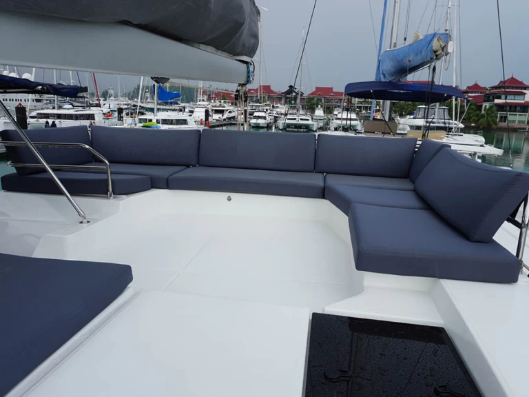 Alquiler de barcos Eden Island barato de Tanna 47