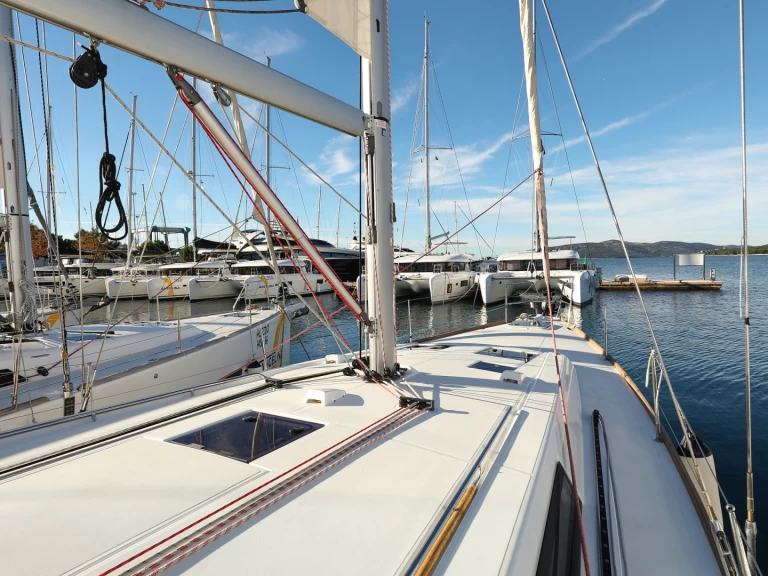 Bénéteau Oceanis 45 de alquiler a Trogir