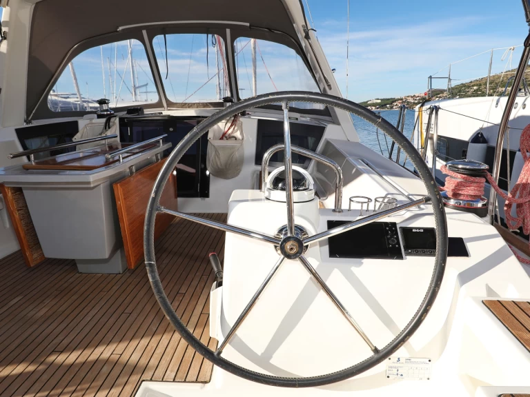 Bénéteau Oceanis 45 de alquiler a Trogir