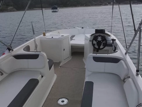 Alquiler de barcos Hyères barato de Element E7