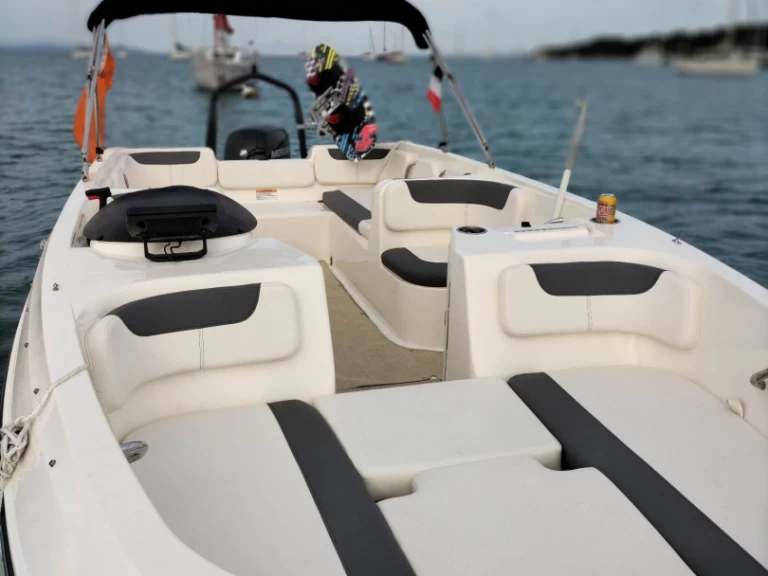 Alquiler Lancha en Hyères - Bayliner Element E7