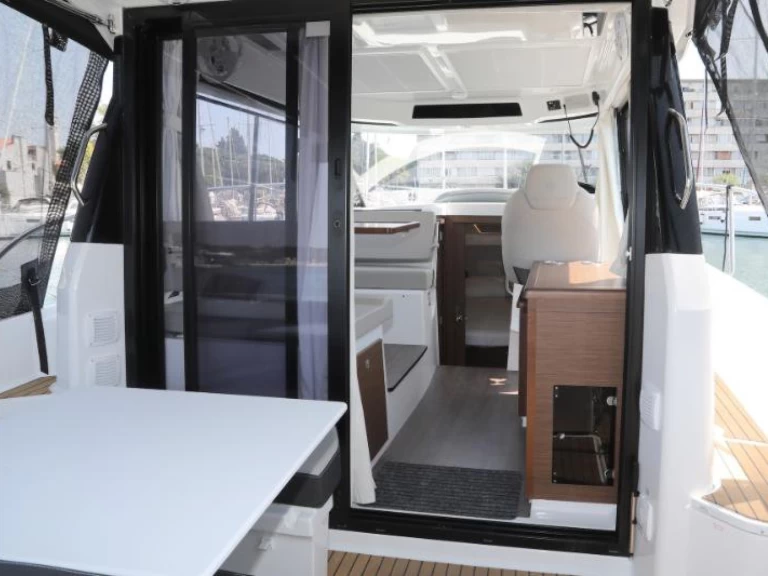 Alquiler Lancha Jeanneau con o sin  título de navegación