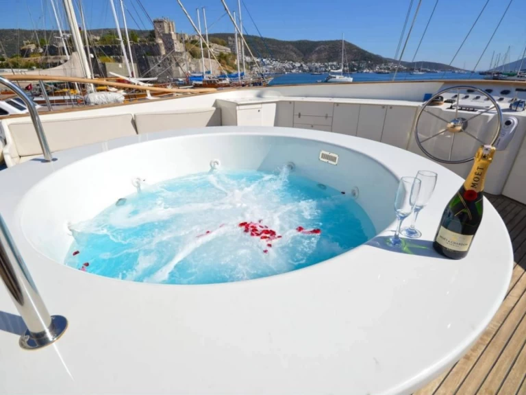 Velero para alquilar Bodrum al mejor precio