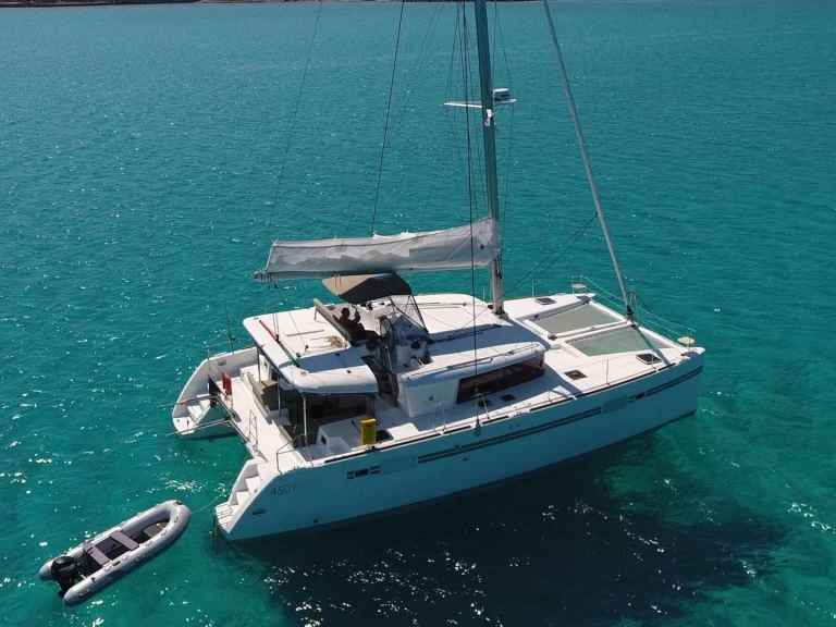 Lagoon Lagoon 450 de alquiler a Ribishi