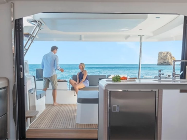 Alquiler Catamarán 1 con o sin  título de navegación