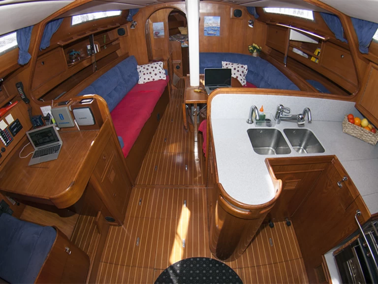 Velero para alquilar Nidrí al mejor precio