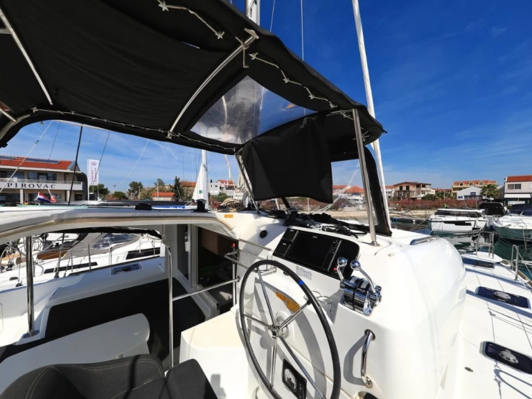 Alquiler de embarcaciones Lagoon Lagoon 40 enPirovac en Samboat