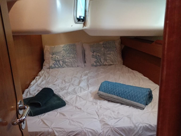 Alquiler de Jeanneau Sun Odyssey 49 Performance en Roses