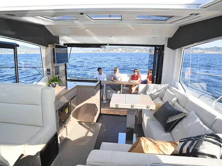 Alquiler de embarcaciones Sealine Sealine C390 enLa Trinité-sur-Mer en Samboat