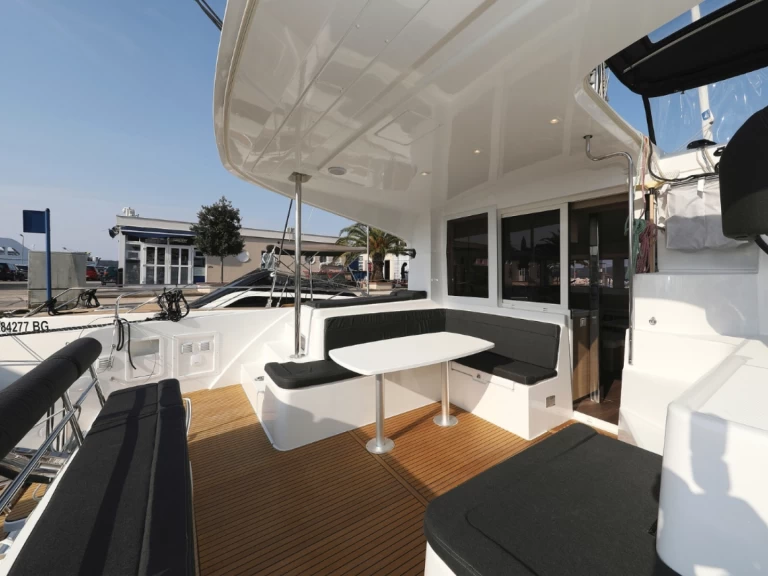 Alquiler de barcos Biograd na Moru barato de Lagoon 40