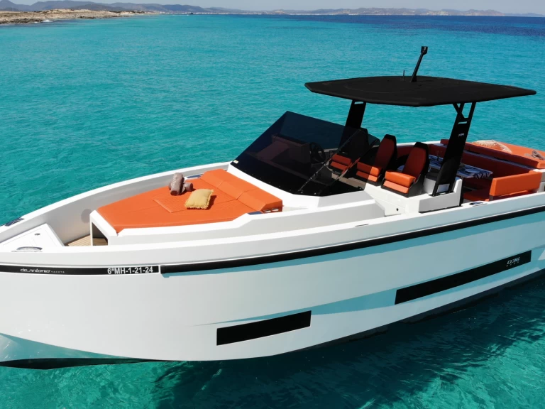 Alquiler de De Antonio d36 en Ibiza (Ciudad)